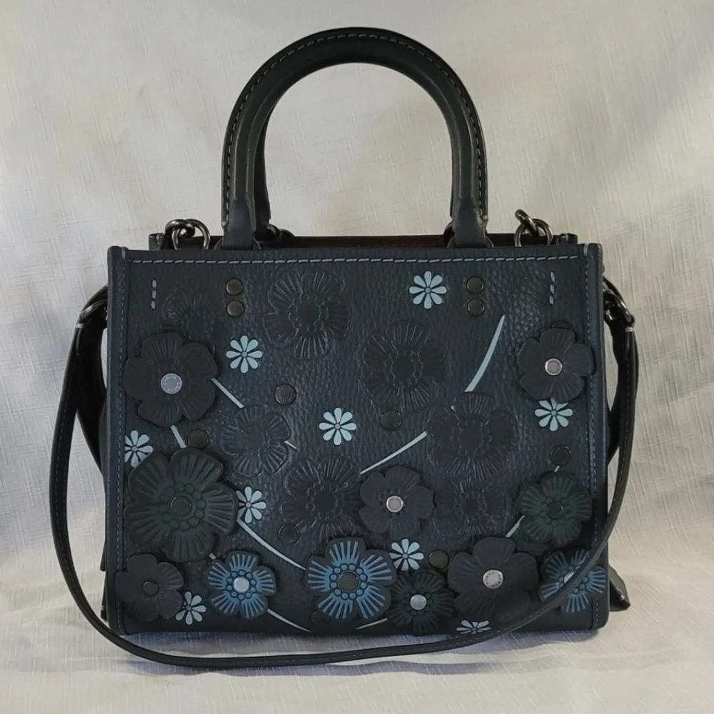 Coach Rogue 25 with Tea Roses - Picture 2 of 9